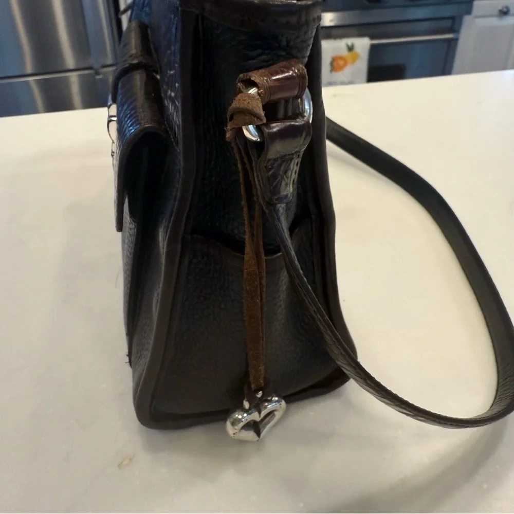 BRIGHTON Womens Black & Brown LEATHER SHOULDER BAG W/card Holder Croc Embossed